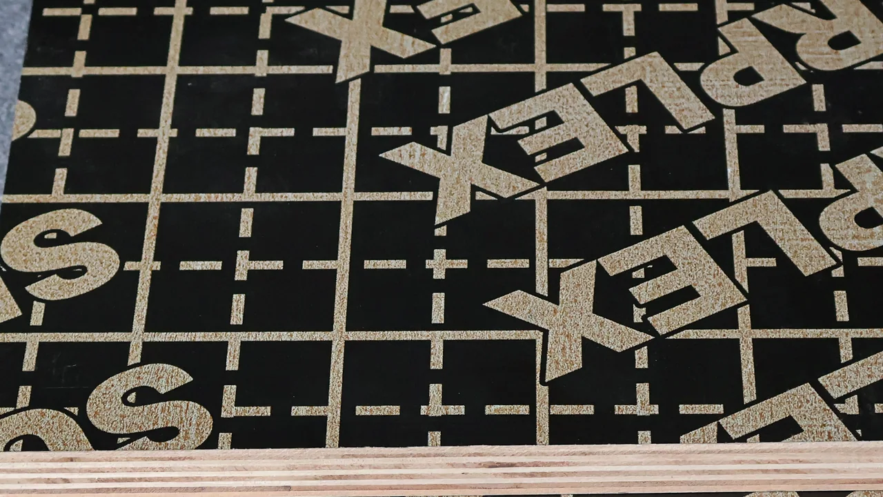 グロスフィルム合板 custom logo detail
